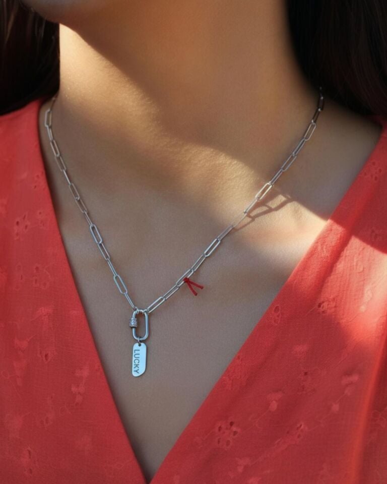 925 Gümüş | Taşlı Kilit Detaylı Plaka Kolye