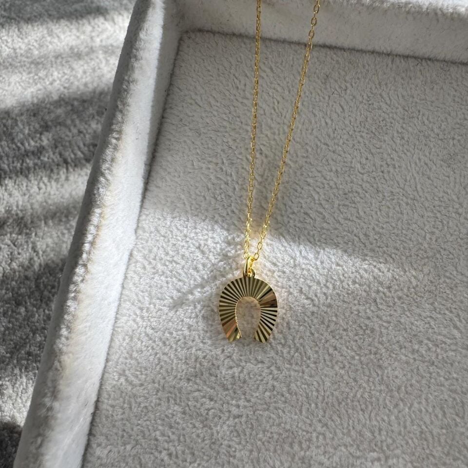 925 Ayar Parıltılı Şans Nalı Kolye