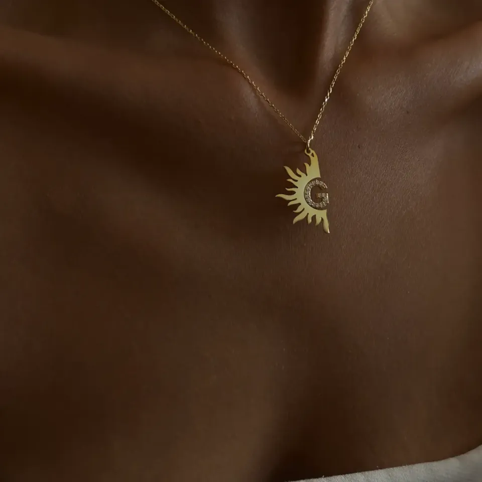 925 Gümüş | Yarım Güneş İçinde Harf Kolye